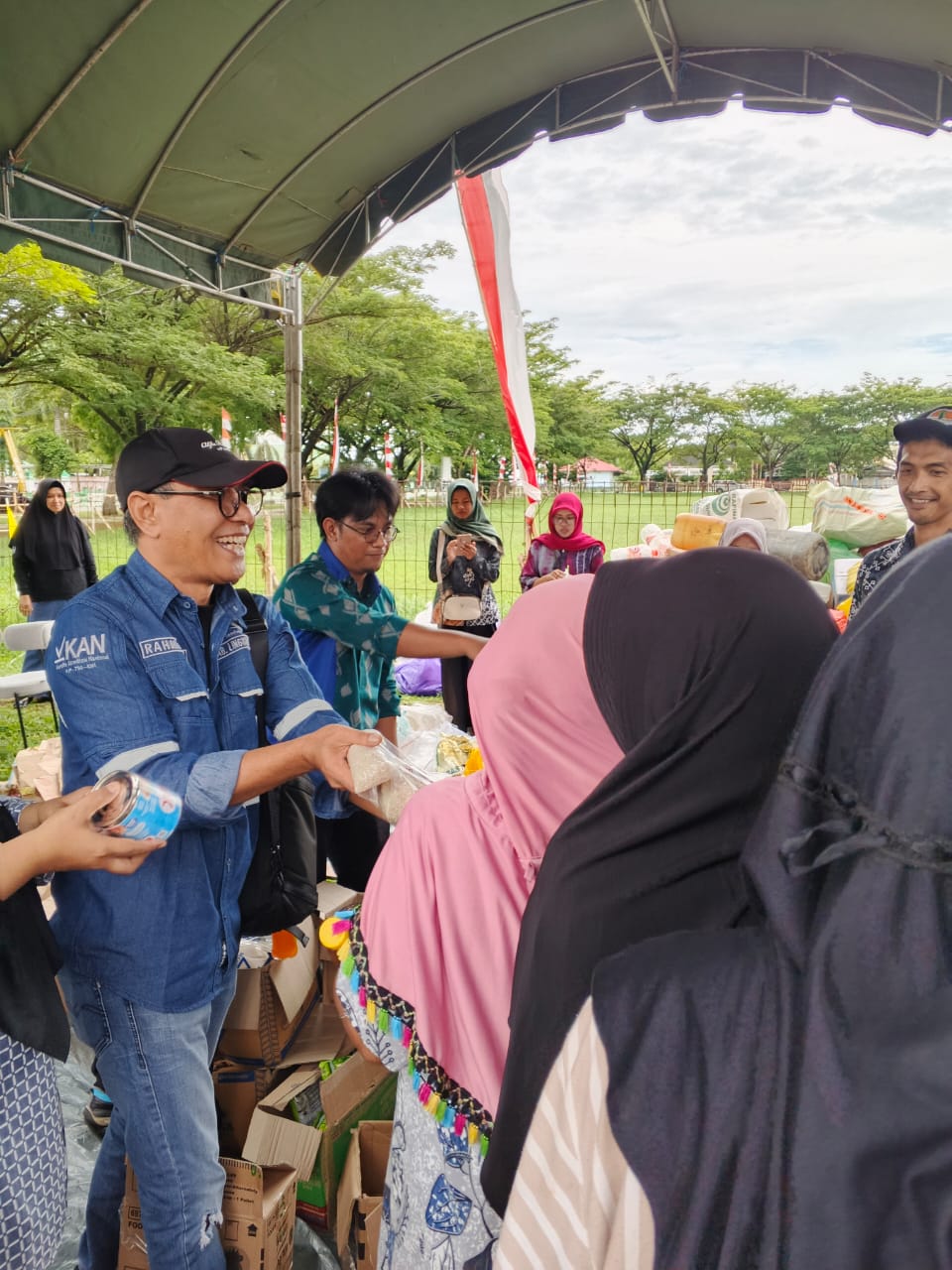 Tukar Sampah dengan Sembako Dalam Rangka Peringatan HPSN  Kab. Tanah Bumbu Tahun 2025