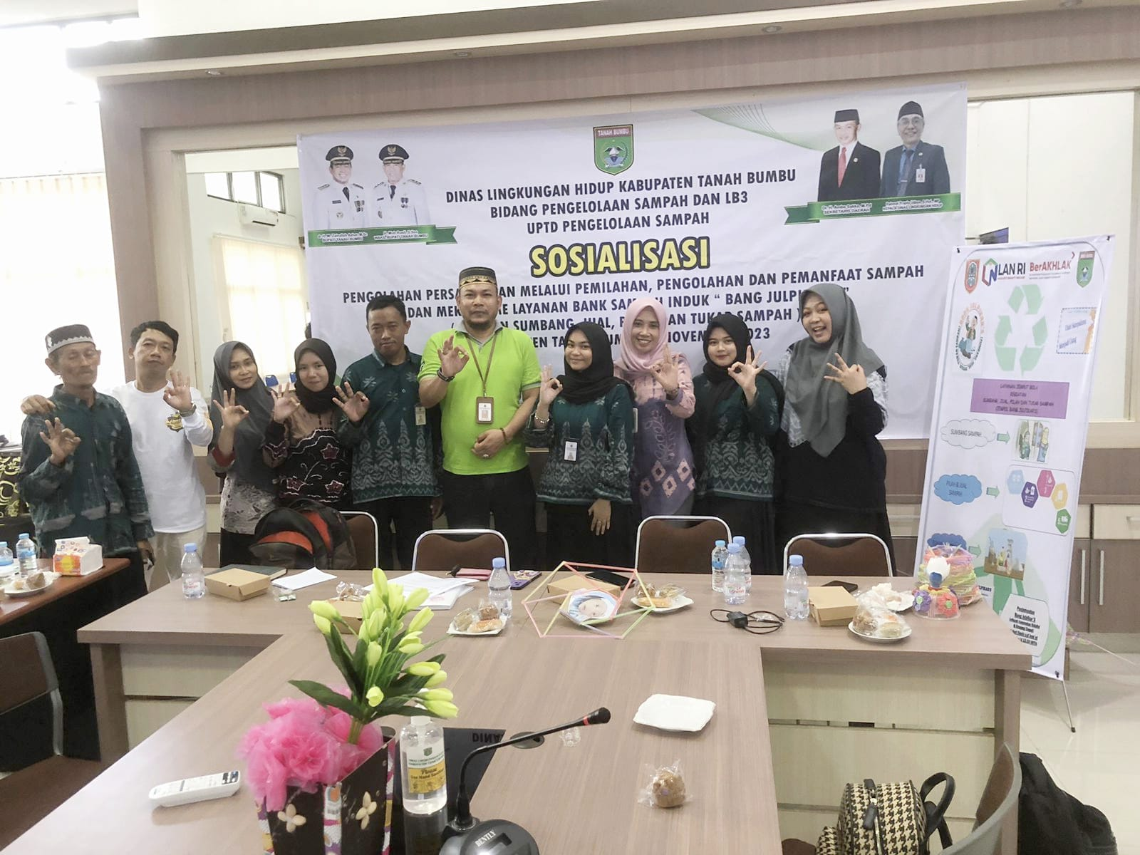 DLH Kabupaten Tanah Bumbu Sosialisasi dan Launching Layanan BANG JULPIKAR'S