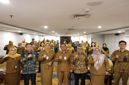 DLH Tanah Bumbu melalui Bidang PSLB3 Menghadiri Kegiatan Evaluasi dan Pengisian Data Konvergensi Stunting di Banjarbaru